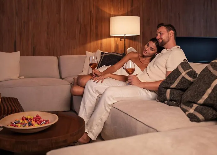 Mangoni - Brand New Luxury * フンシャル