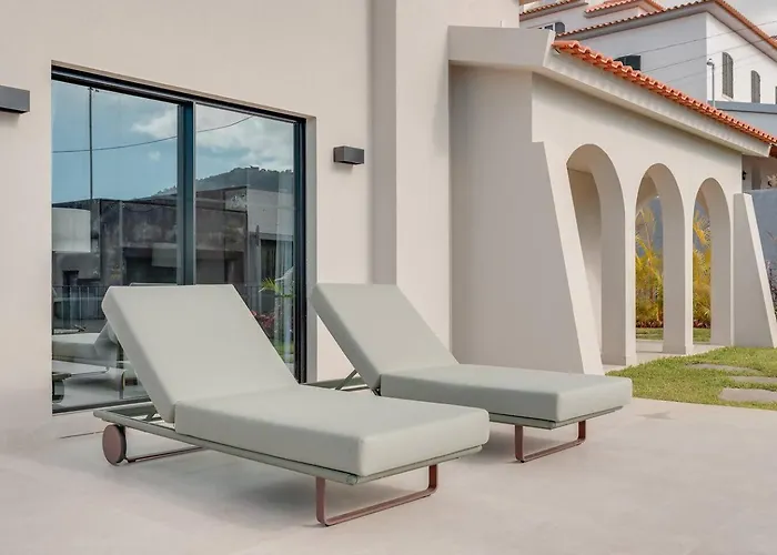 Mangoni - Brand New Luxury Vila *