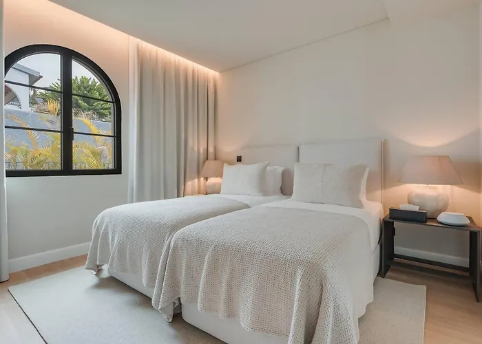 Mangoni - Brand New Luxury *