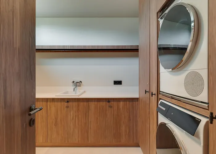 Mangoni - Brand New Luxury