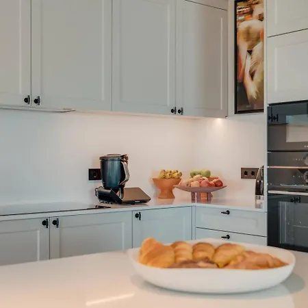 Mangoni - Brand New Luxury